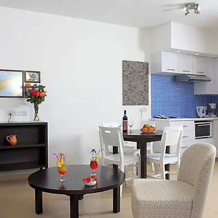 Maris Mare 3* Ларнака